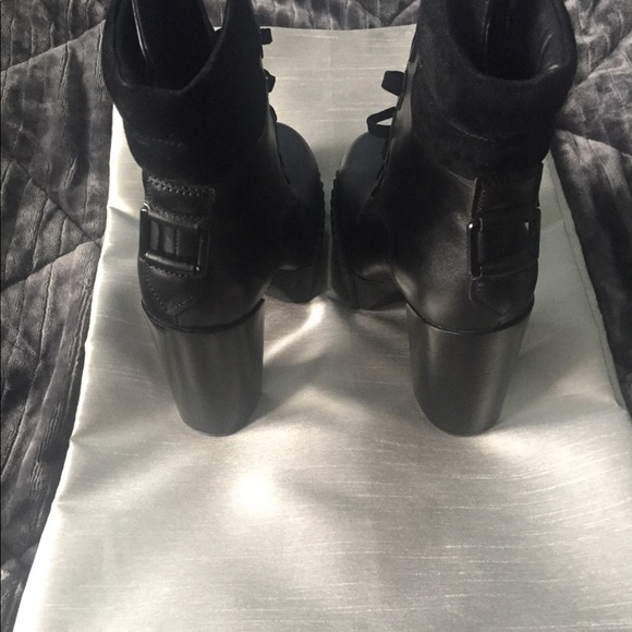 Kendall and Kylie booties - Picture 7 of 7